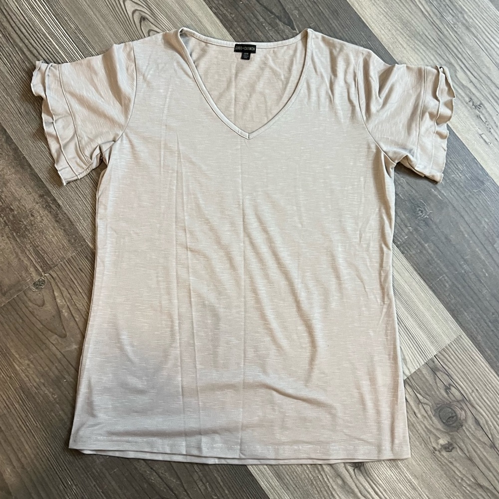 NWOT  Coco + Carmen Shirt. Size S/M